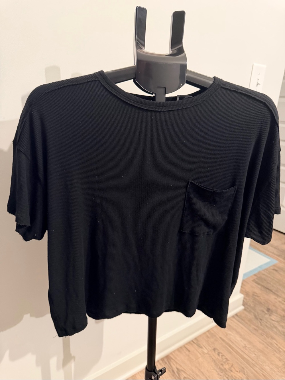 American Eagle Outfitters Black Ribbed Crop Pocket Tee - Women's